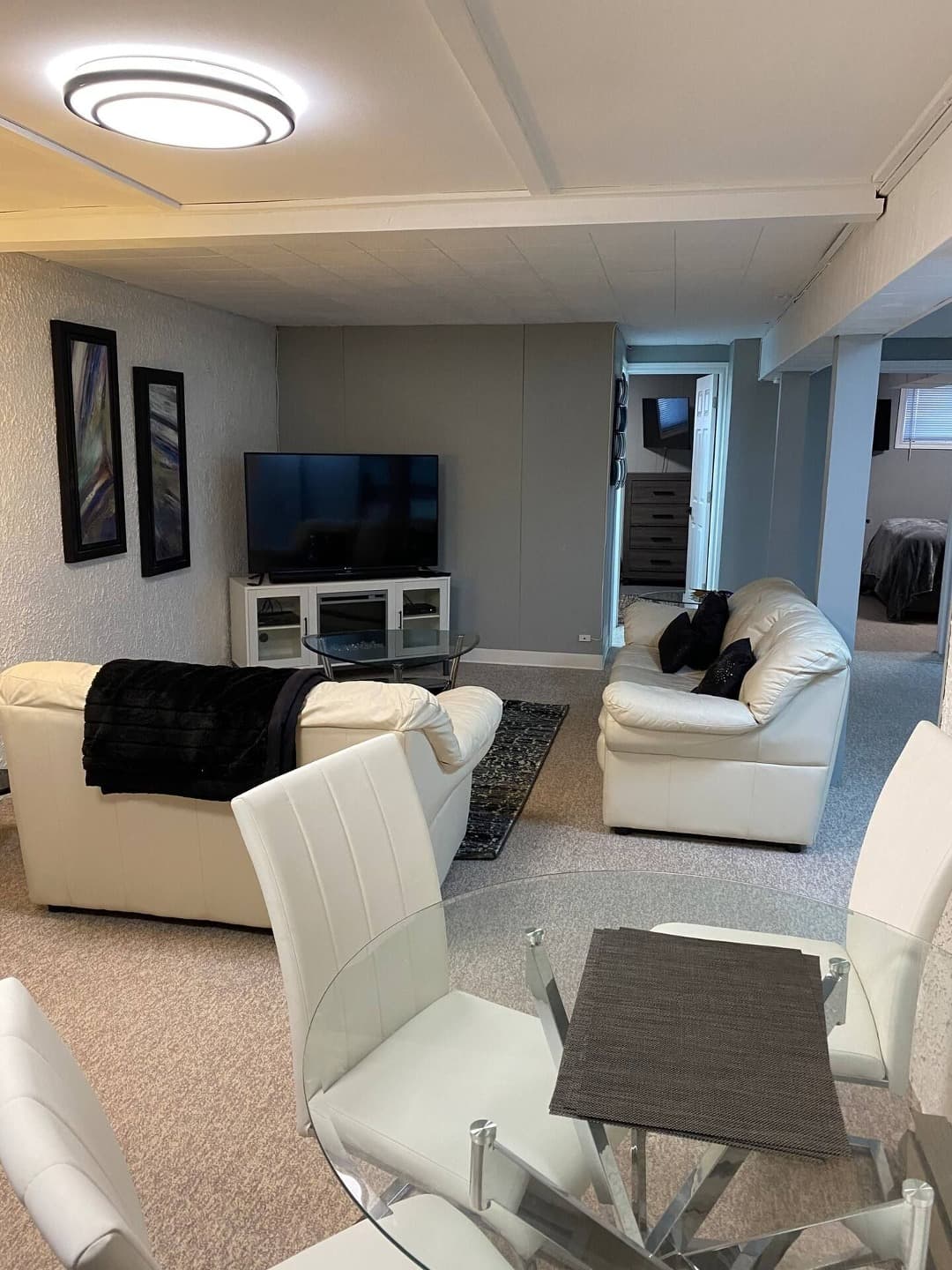 Birtle Guest House - Basement Apartment