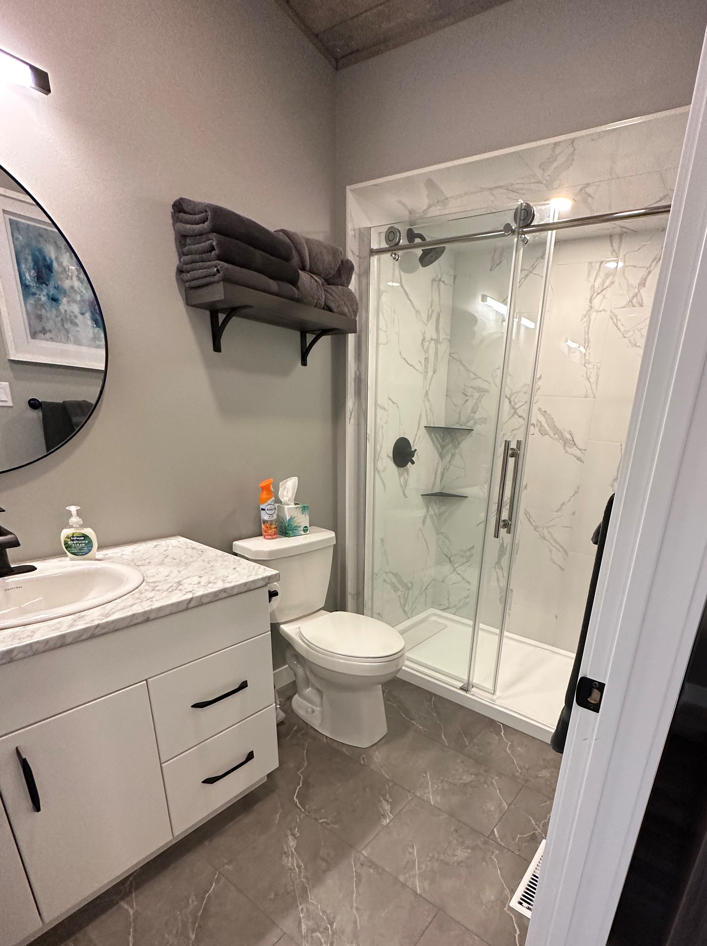 Master Bedroom - Ensuite Bathroom
