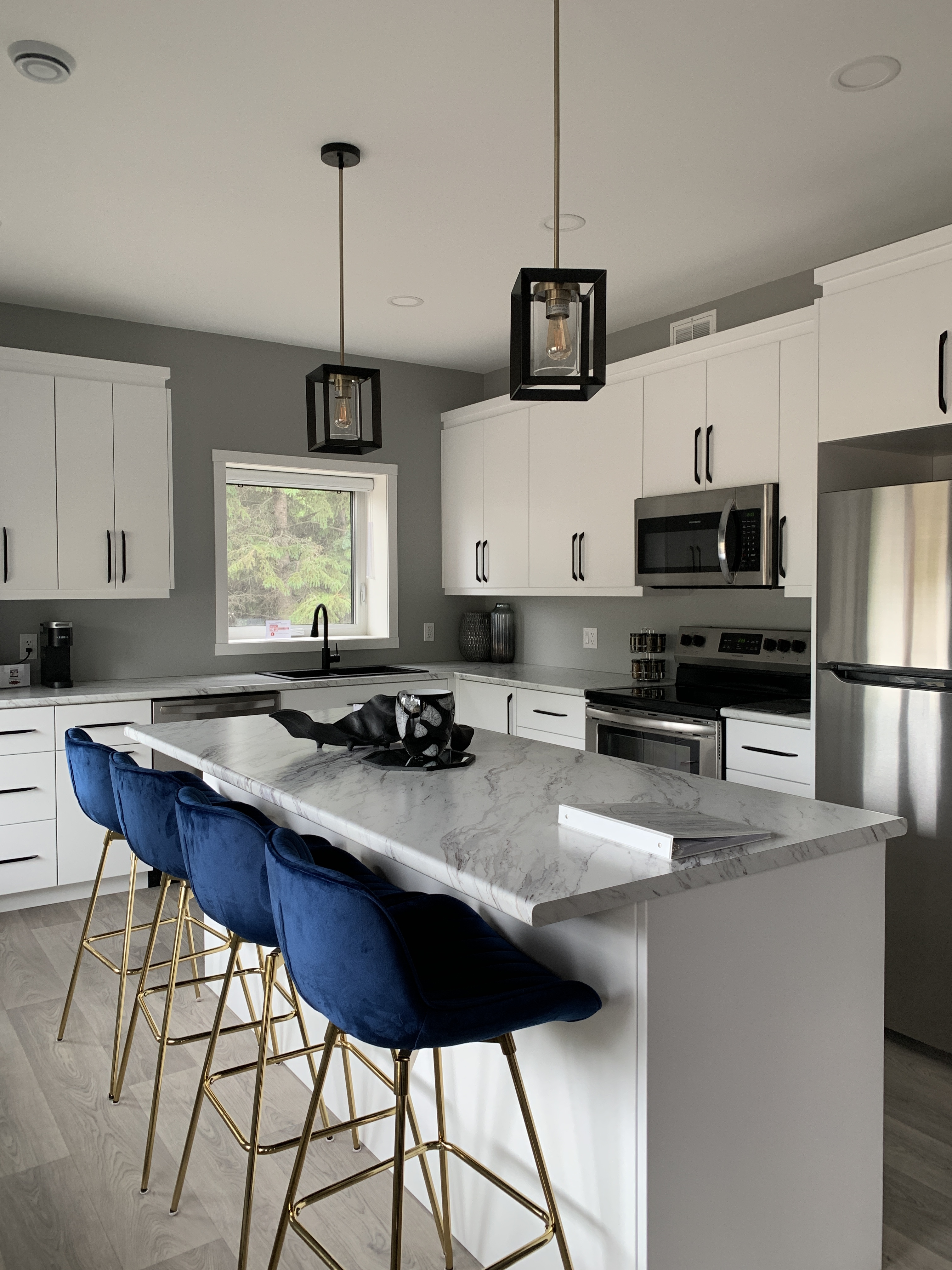 Full Kitchen Area