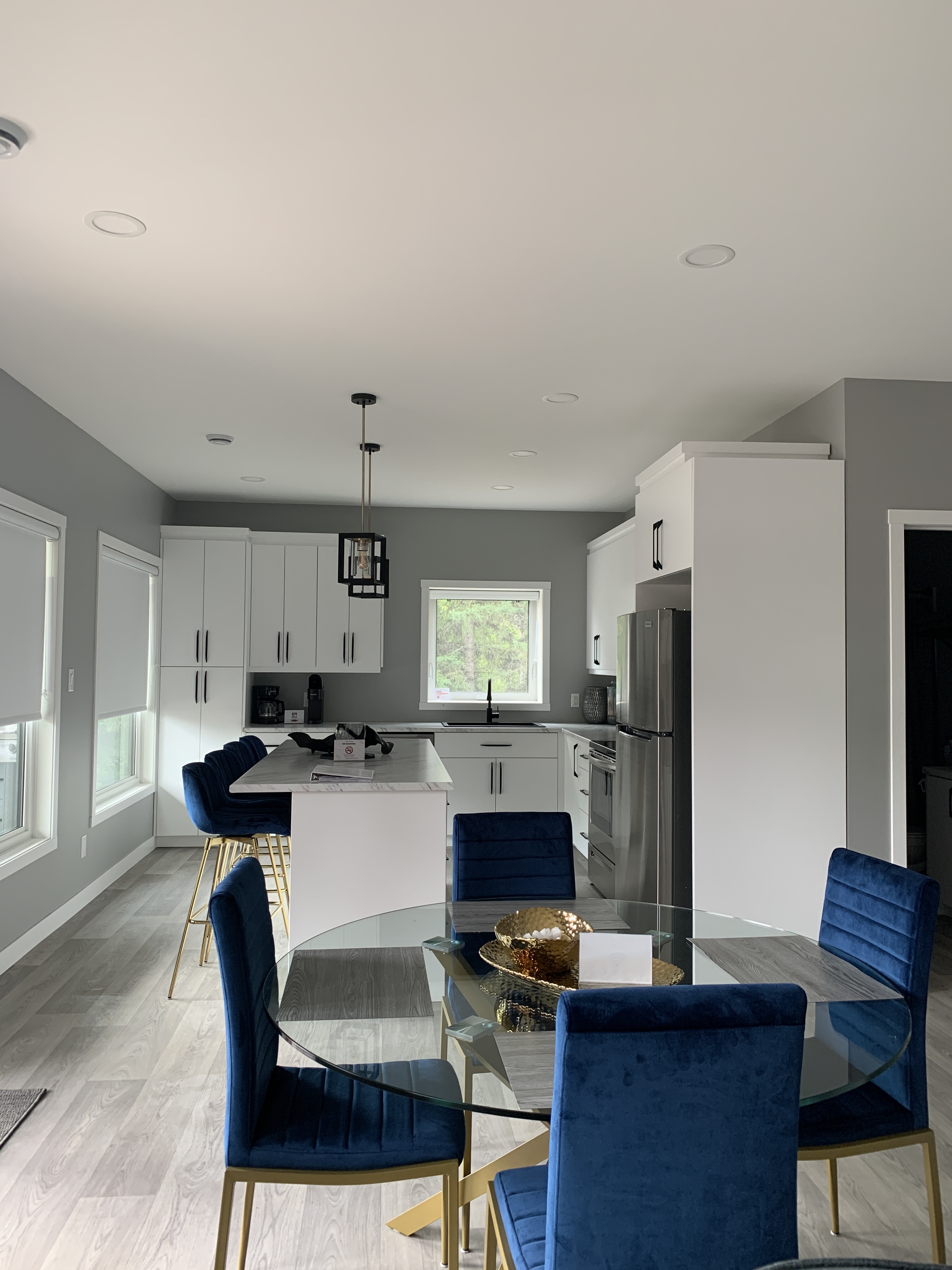 Kitchen/Dining Area